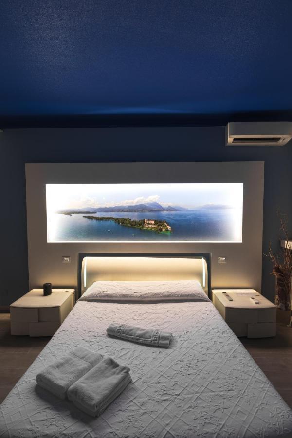Garda Fantasy Apartment - Jacuzzi Ντεζεντσάνο ντελ Γκάρντα Εξωτερικό φωτογραφία