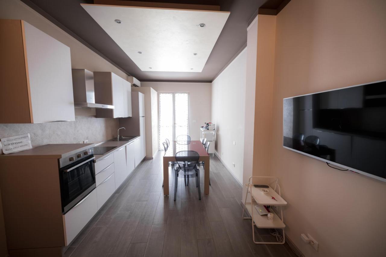 Garda Fantasy Apartment - Jacuzzi Ντεζεντσάνο ντελ Γκάρντα Εξωτερικό φωτογραφία